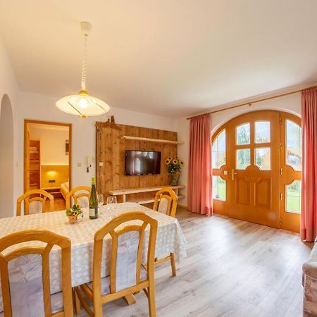 Hotel Garni Angerer Lutago Buitenkant foto
