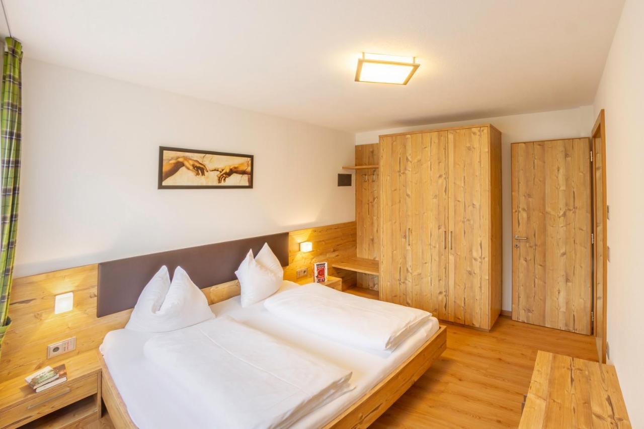 Hotel Garni Angerer Lutago Buitenkant foto