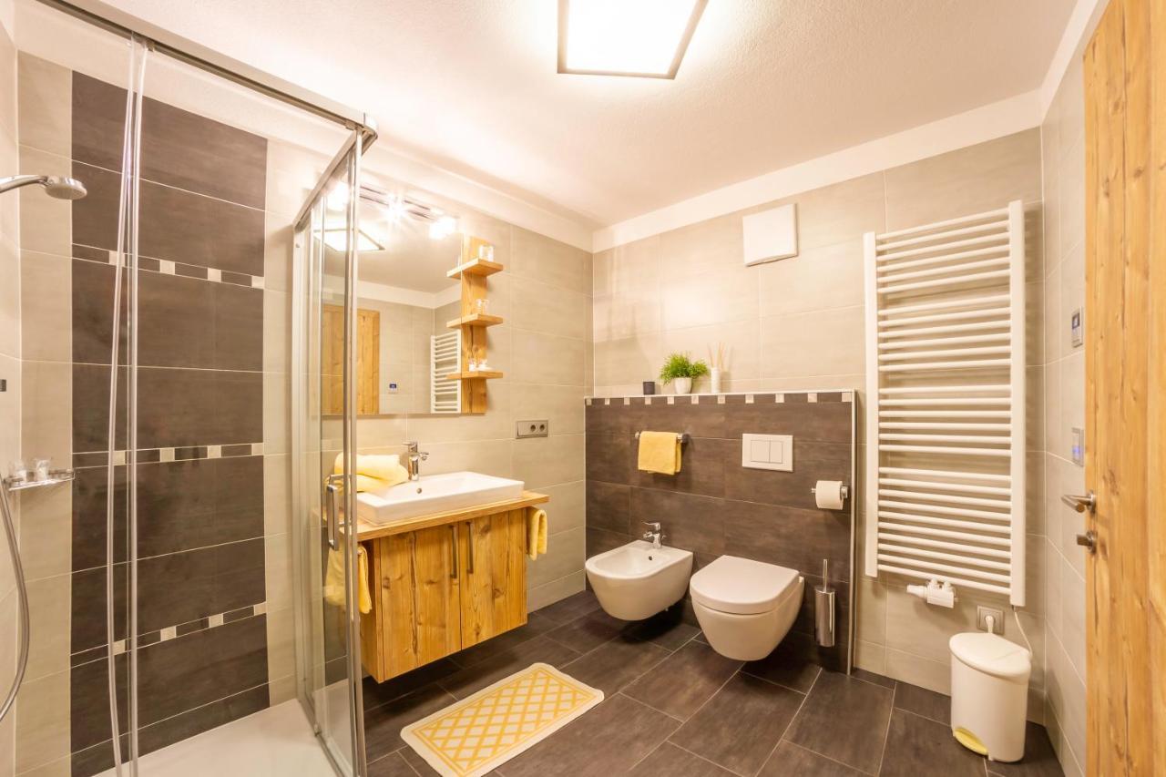 Hotel Garni Angerer Lutago Buitenkant foto