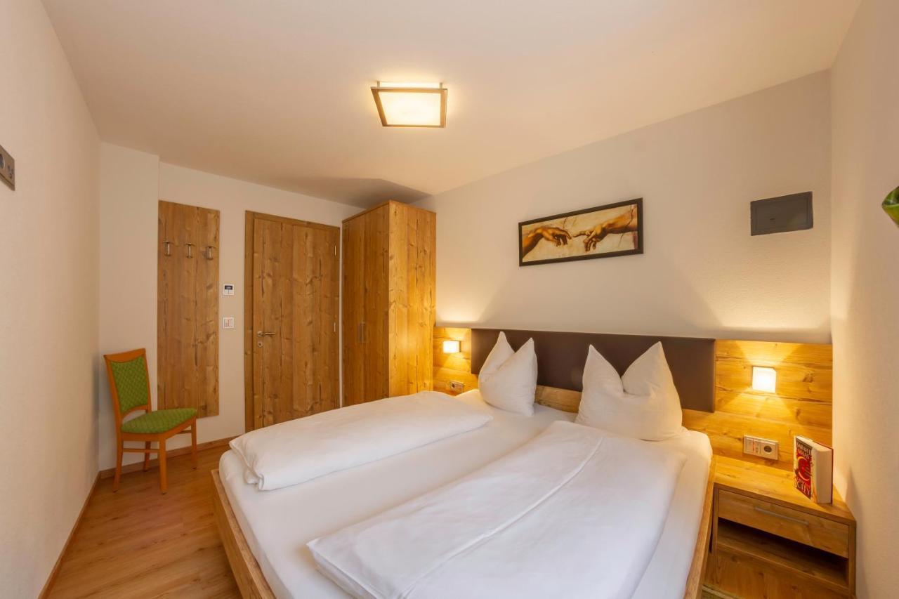 Hotel Garni Angerer Lutago Buitenkant foto