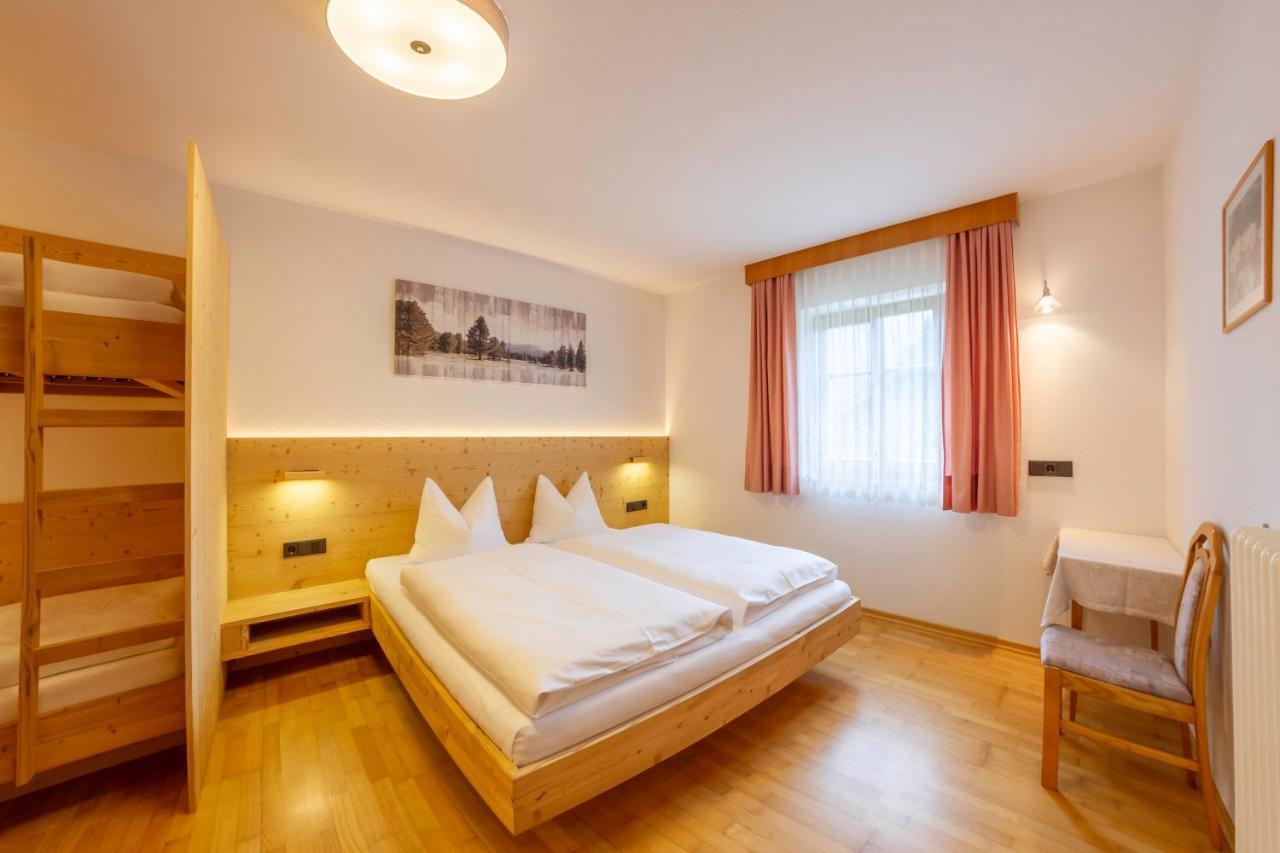 Hotel Garni Angerer Lutago Buitenkant foto