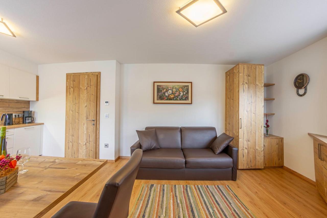 Hotel Garni Angerer Lutago Buitenkant foto