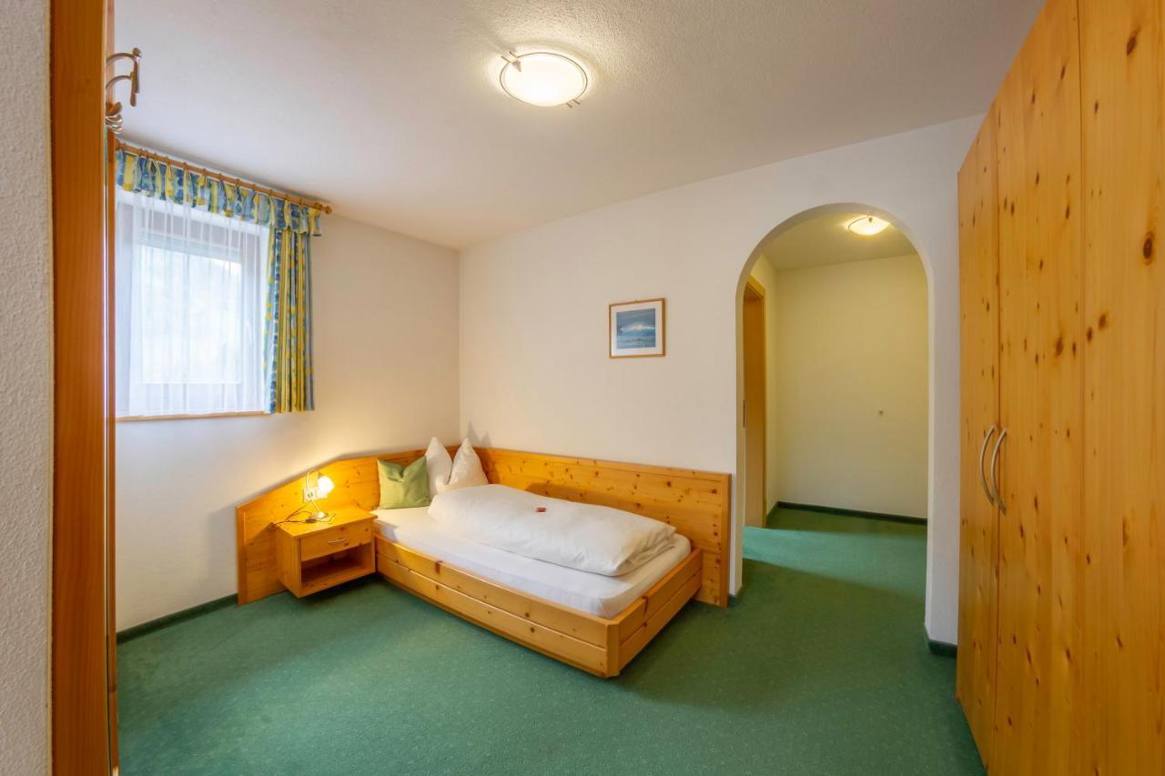 Hotel Garni Angerer Lutago Buitenkant foto