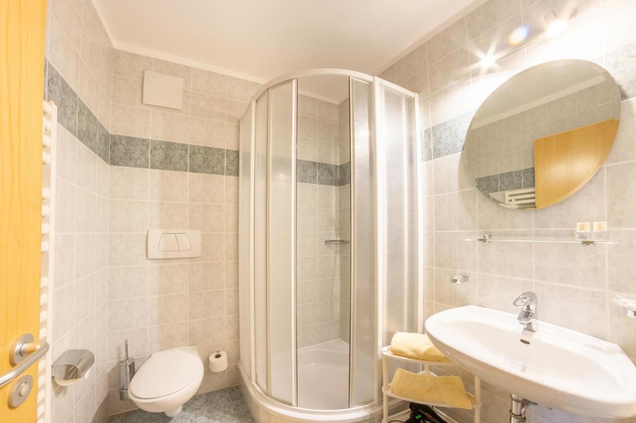 Hotel Garni Angerer Lutago Buitenkant foto