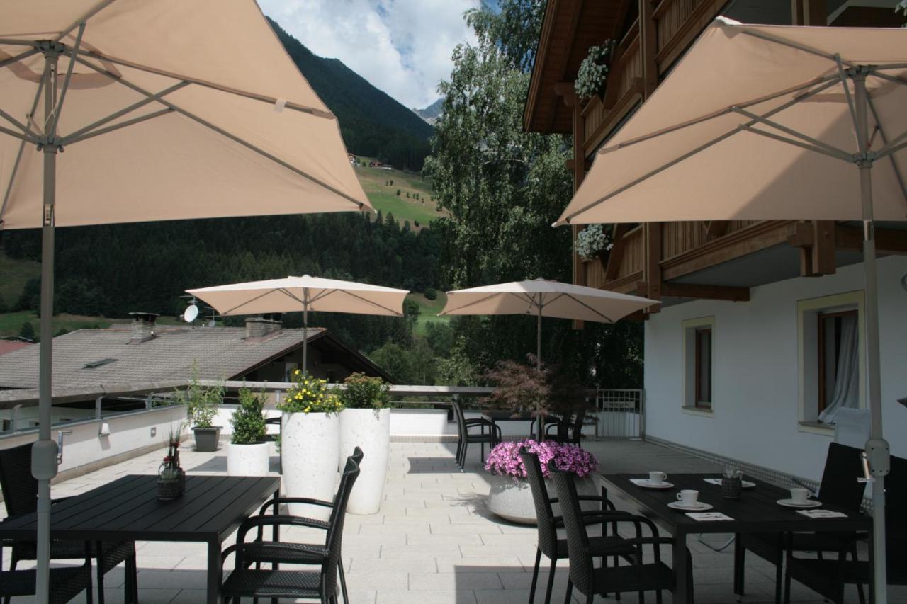 Hotel Garni Angerer Lutago Buitenkant foto
