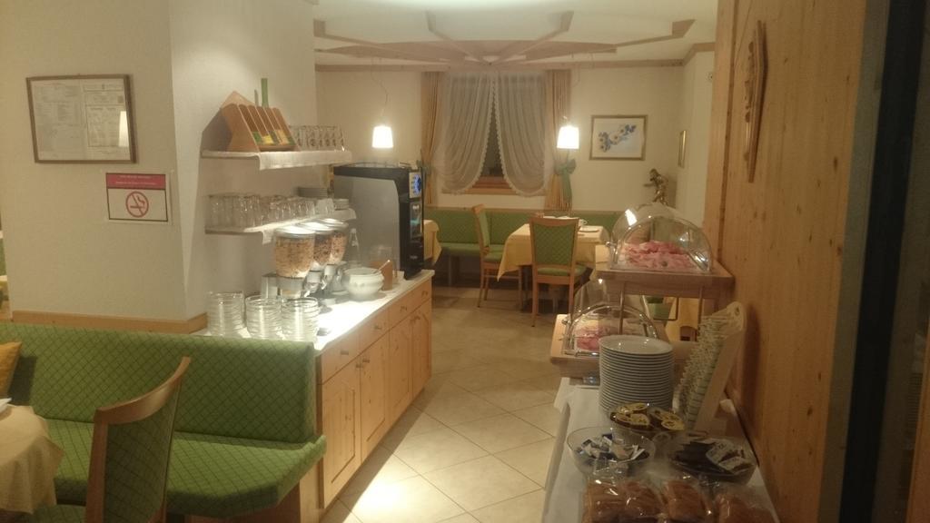 Hotel Garni Angerer Lutago Kamer foto