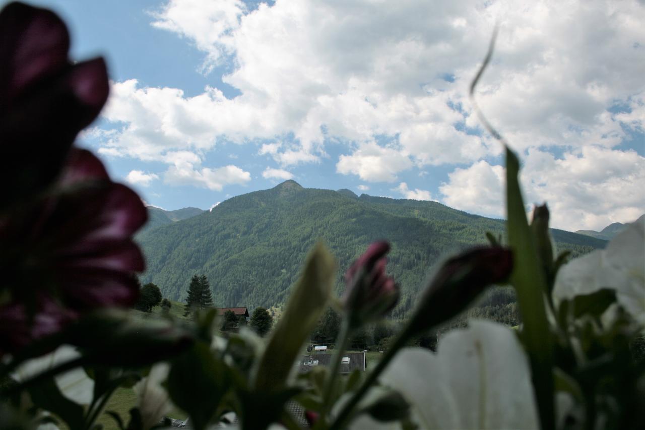 Hotel Garni Angerer Lutago Buitenkant foto