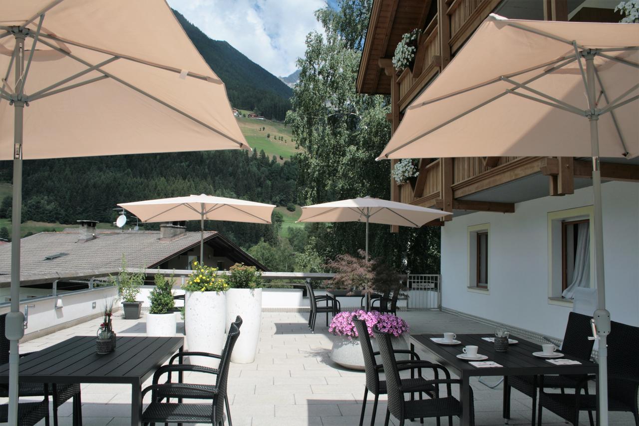 Hotel Garni Angerer Lutago Buitenkant foto