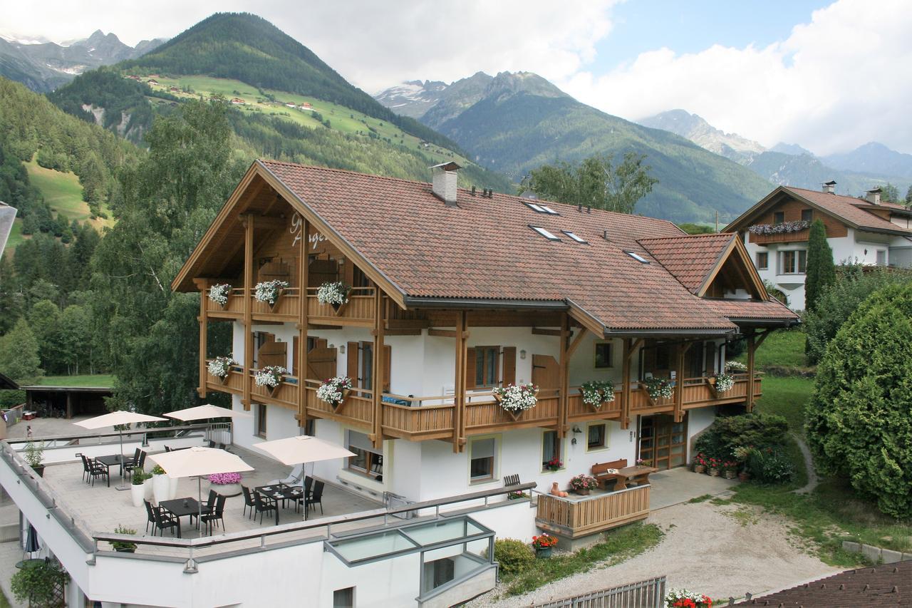 Hotel Garni Angerer Lutago Buitenkant foto