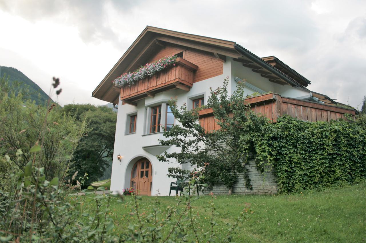 Hotel Garni Angerer Lutago Buitenkant foto