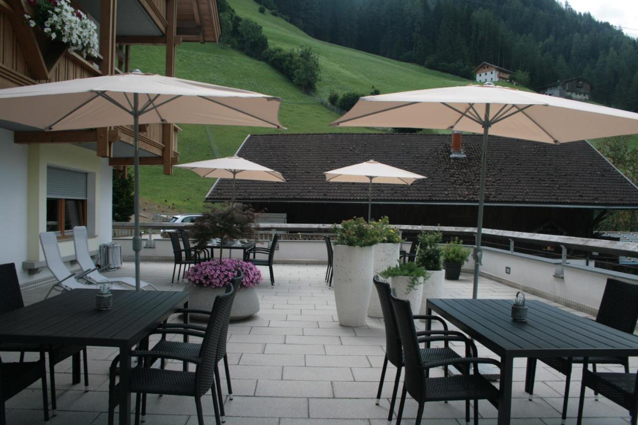Hotel Garni Angerer Lutago Buitenkant foto